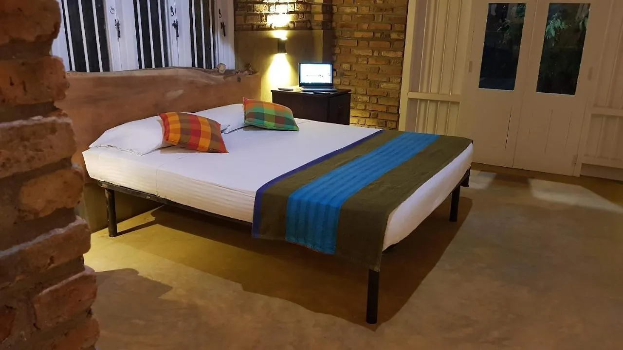 Roseberry Cottage نيجومبو شقة